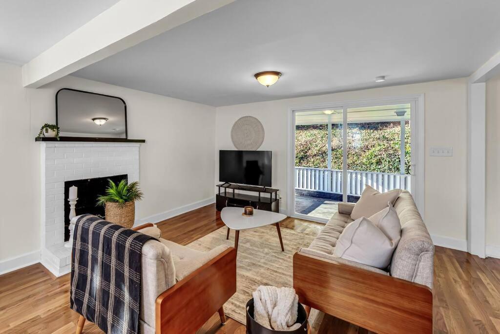 Fully Renovated 4 Bed Buena Vista House Near Wfu Villa Winston-Salem Exteriör bild