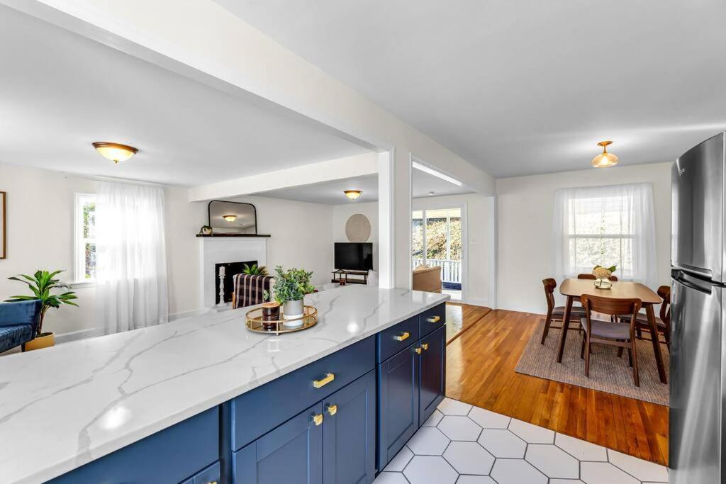 Fully Renovated 4 Bed Buena Vista House Near Wfu Villa Winston-Salem Exteriör bild